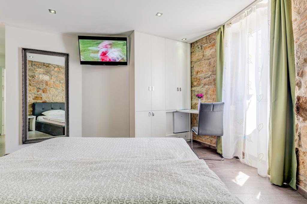 Split Suites - Center Rooms Olga i Petra Exteriör bild