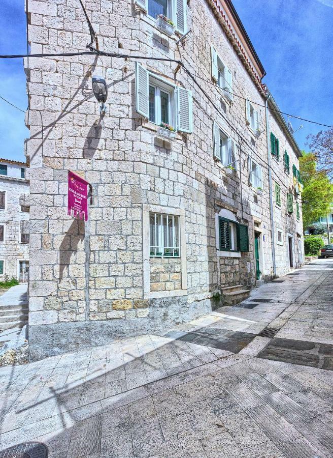Split Suites - Center Rooms Olga i Petra Exteriör bild